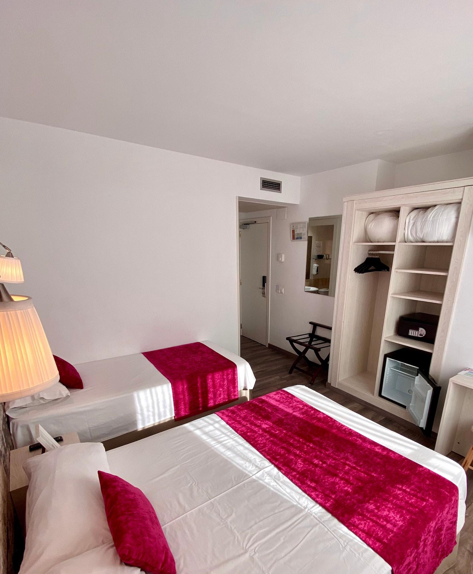 Hotel Bella Dolores Lloret de Mar Exterior photo
